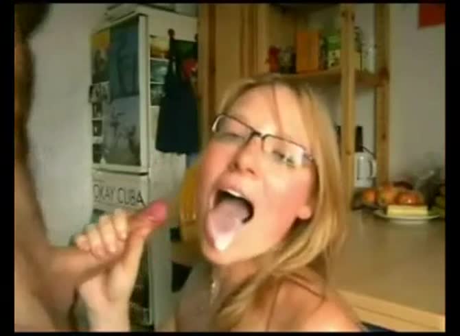 Video :Naughty teenage bitch showing off her mouth full of cum
